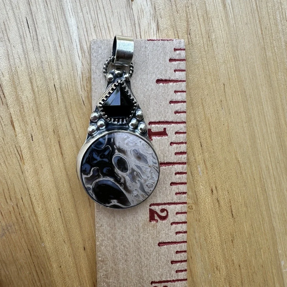 Cheri Rossman Pendant 1.75 Inch Petrified Palm Root Onyx 925 Sterling 11.2g‎ USA